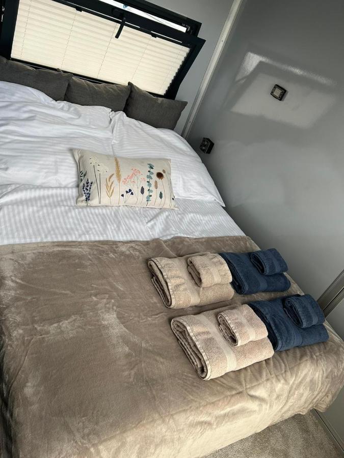 Dom Na Wodzie Hotel Węgorzewo Eksteriør billede